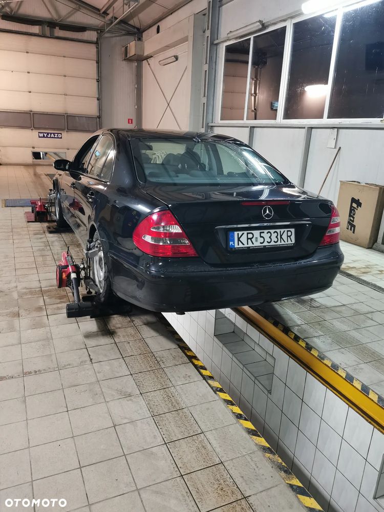 Mercedes-Benz Klasa E 280 CDI Classic - 31