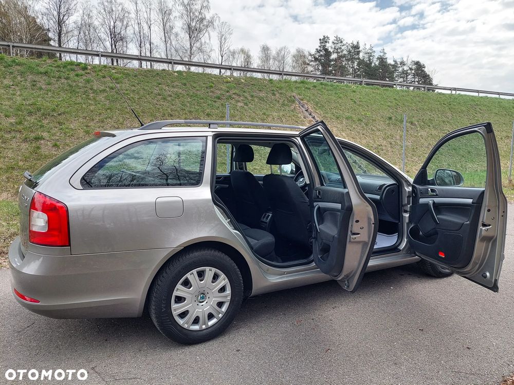 Skoda Octavia 1.6 Combi Style - 4