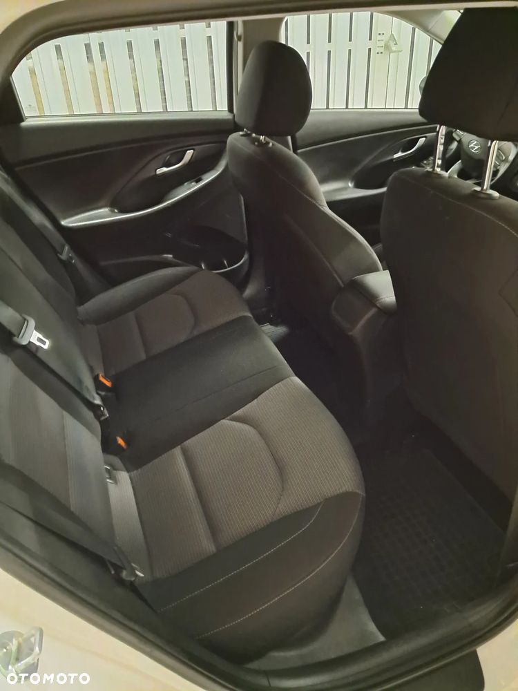 Hyundai i30 1.4 Classic - 8