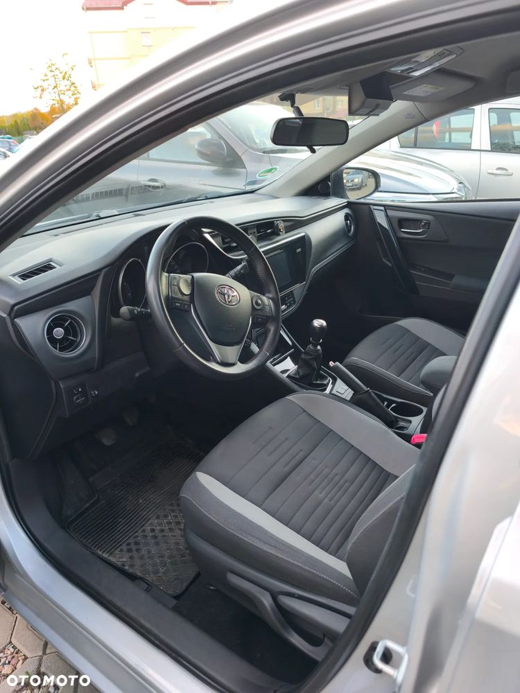 Toyota Auris 1.6 D-4D Premium - 9