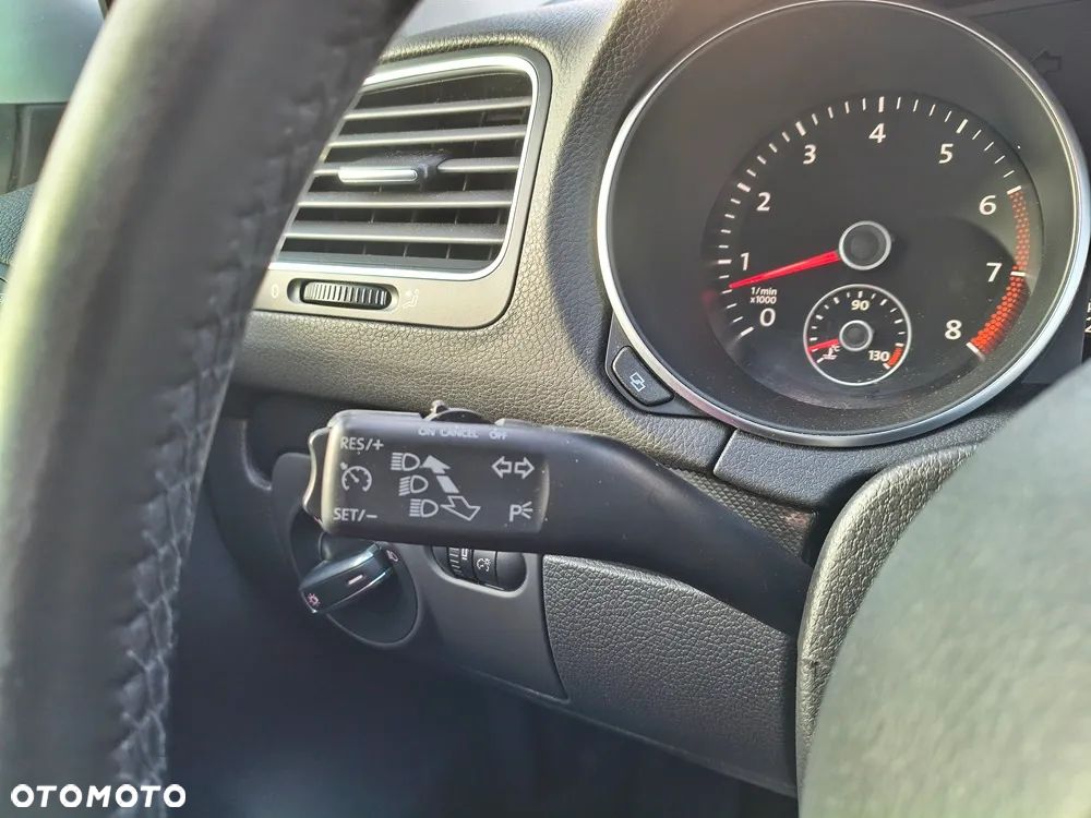 Volkswagen Golf 1.4 TSI Exclusive - 32