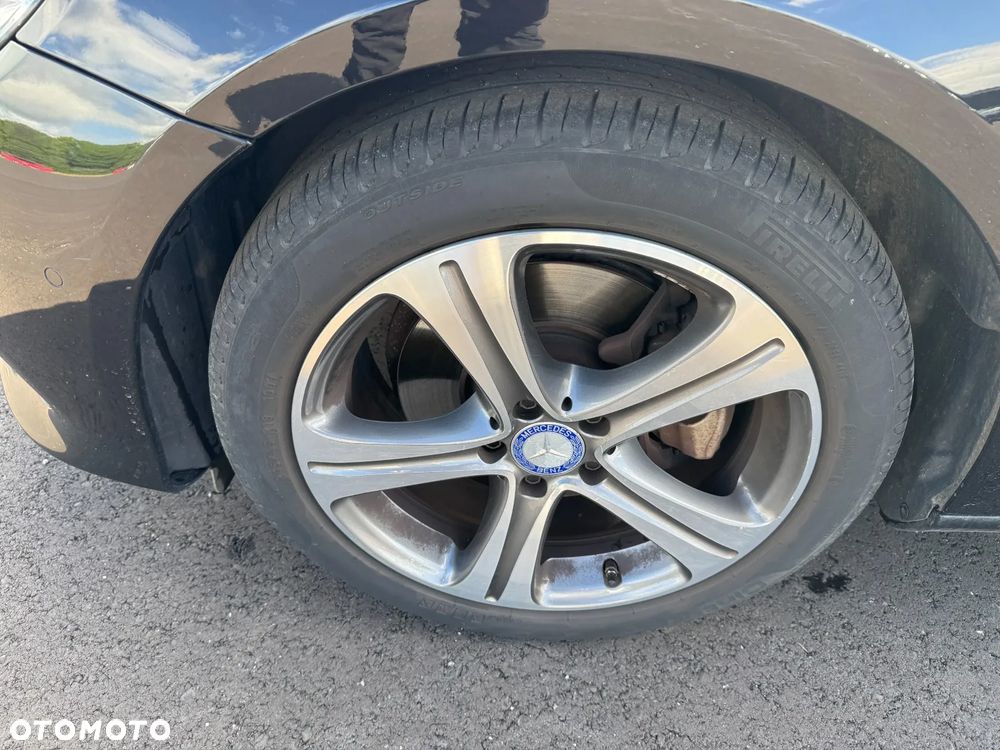 Mercedes-Benz Klasa E 220 d 4-Matic 9G-TRONIC - 21