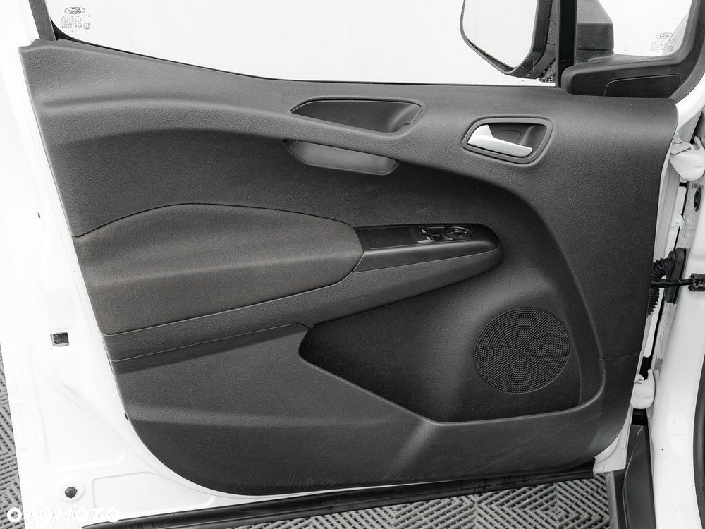 Ford Transit Courier - 13