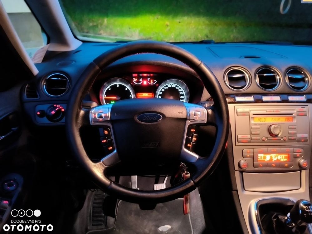 Ford Galaxy - 29