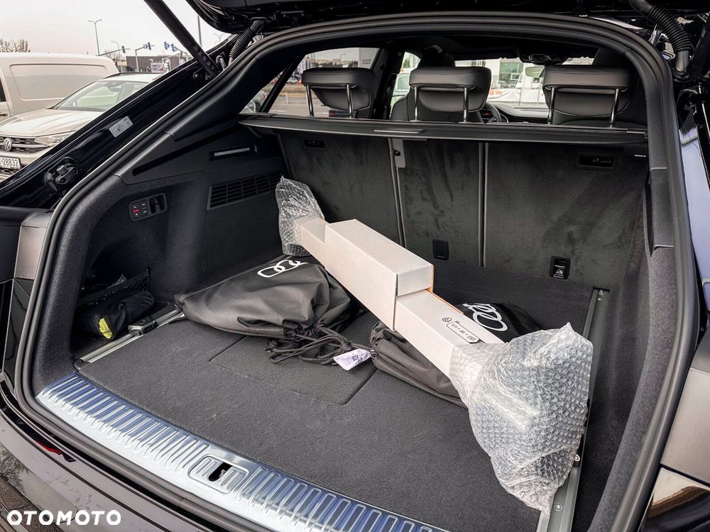 Audi Q8 - 8