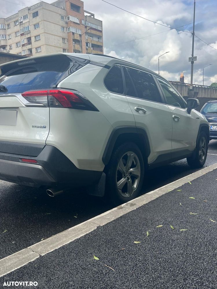 Toyota RAV4 - 4