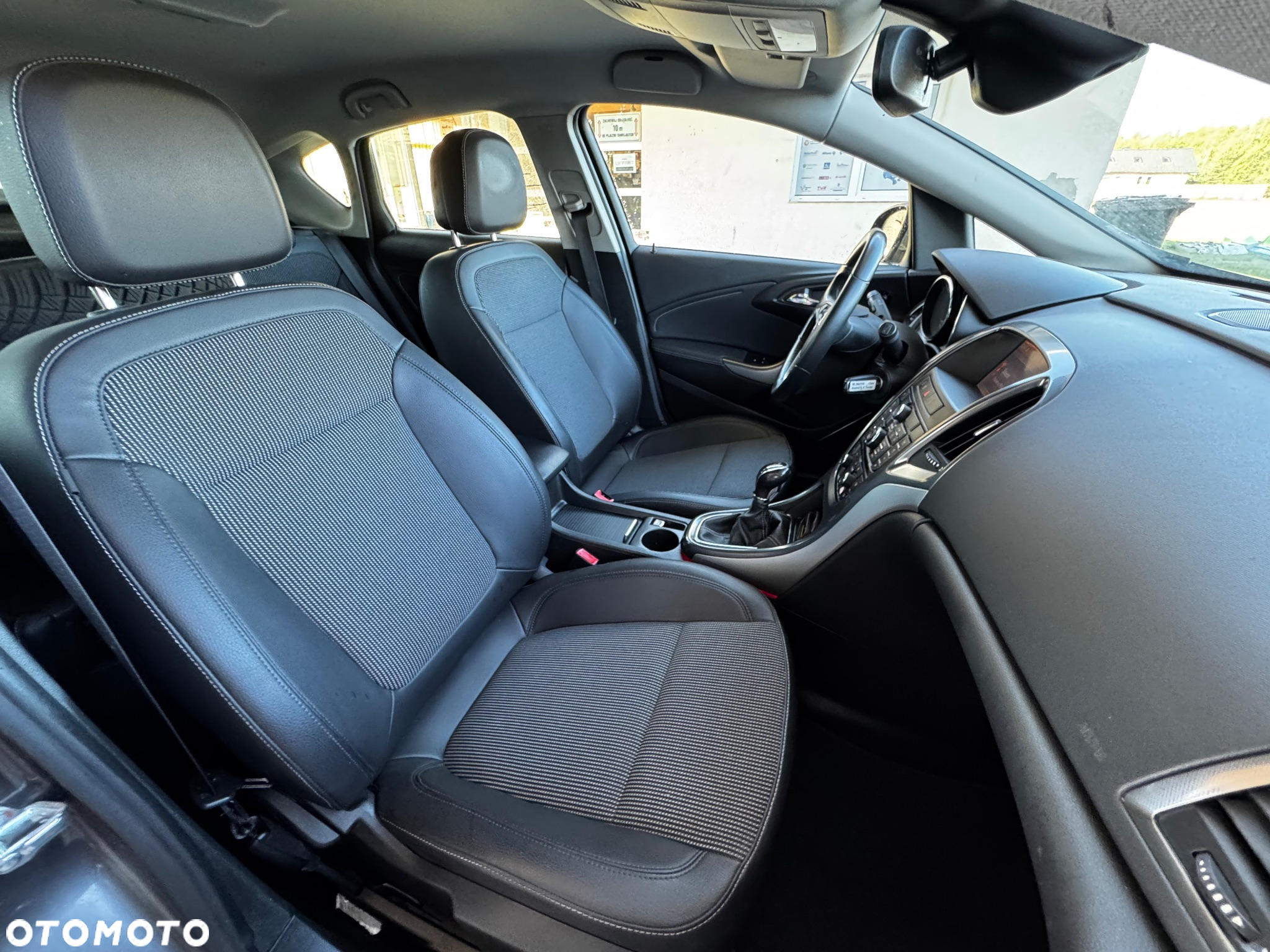 Opel Astra 1.4 Turbo Cosmo - 33