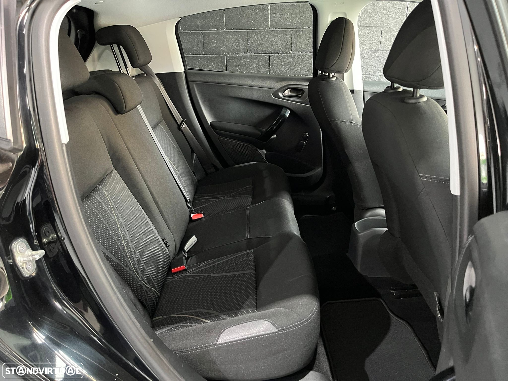 Peugeot 208 1.2 PureTech Active - 12