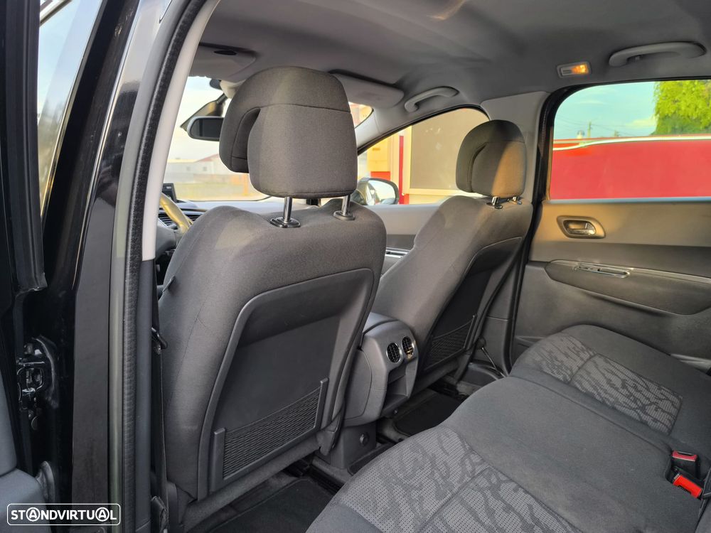 Peugeot 3008 2.0 HDi Hybrid4 - 31