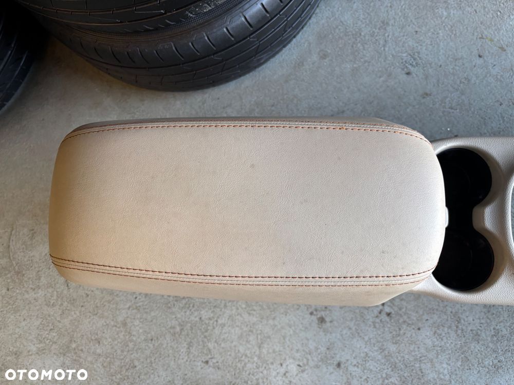 JEEP CHEROKEE KL LIFT 2019- TUNEL SRODKOWY PODŁOKIETNIK - 3