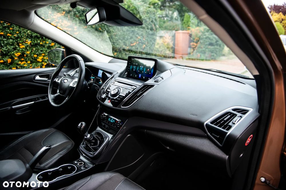 Ford Kuga 2.0 TDCi 4x4 Titanium - 38