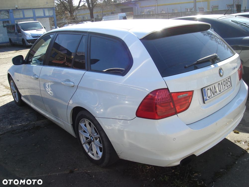 BMW Seria 3 318d DPF Edition Exclusive - 4