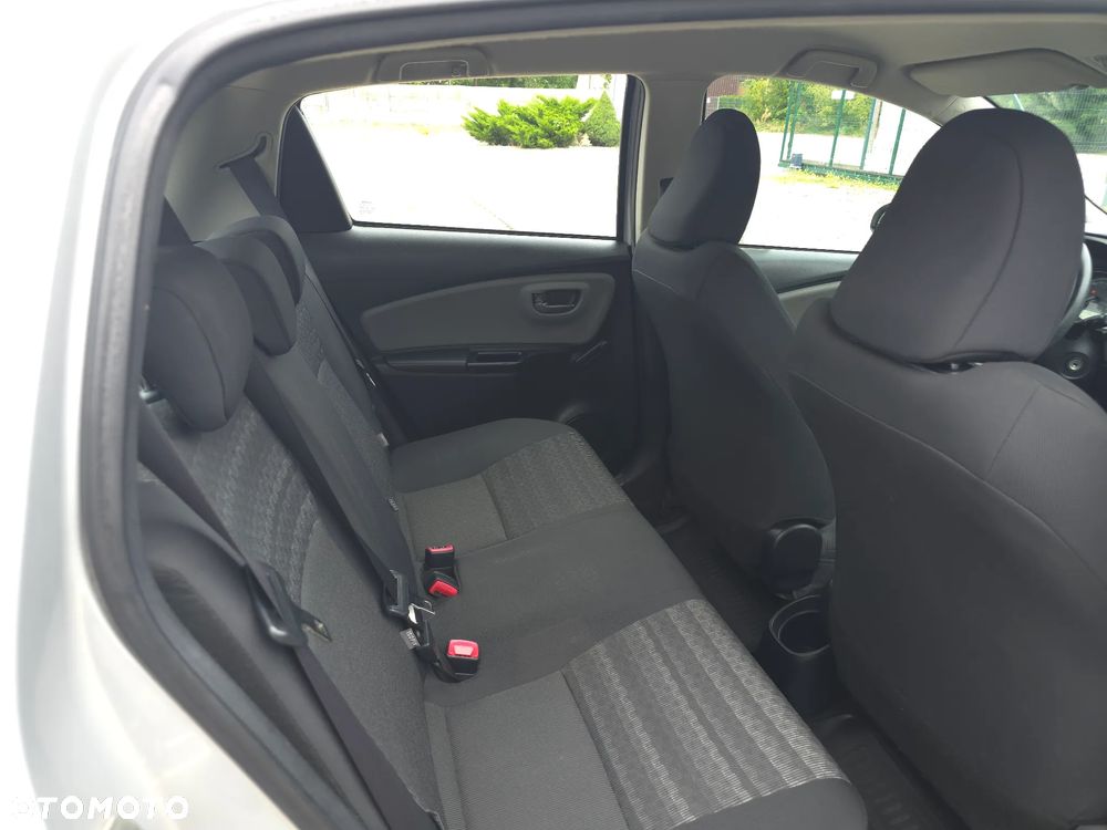 Toyota Yaris 1.33 Premium EU6 - 13