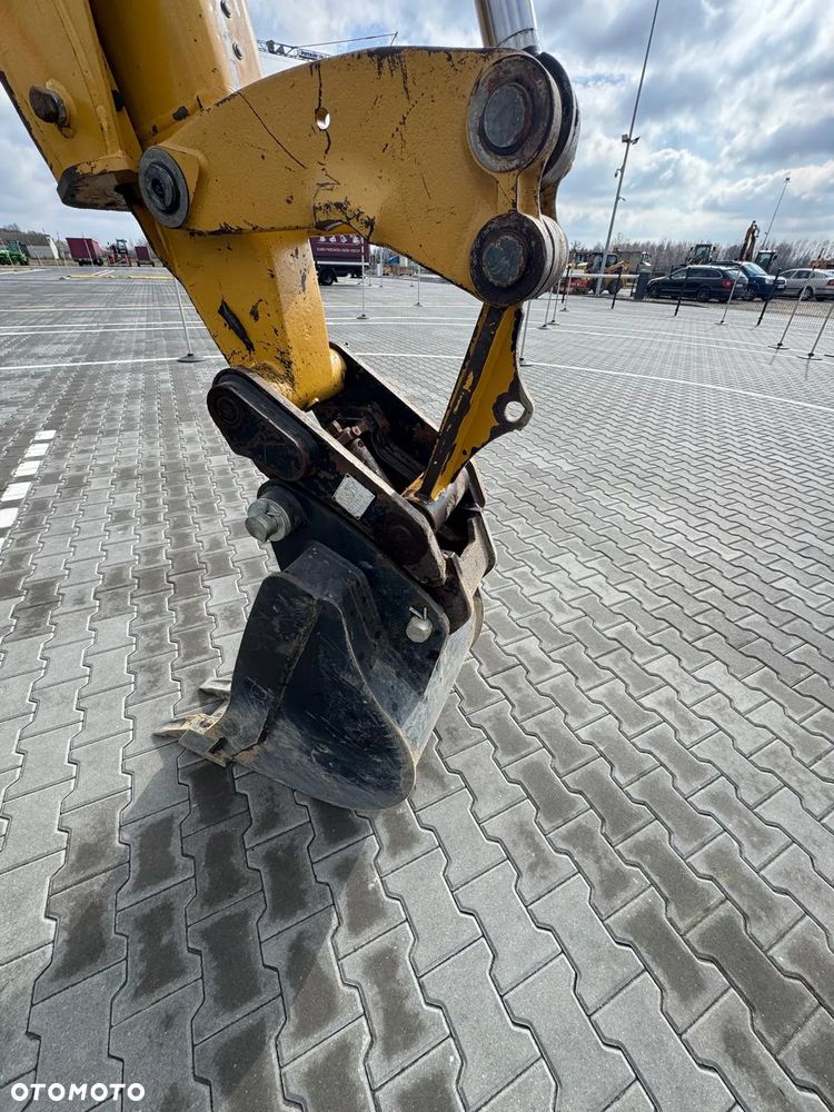 Caterpillar 428 - 26