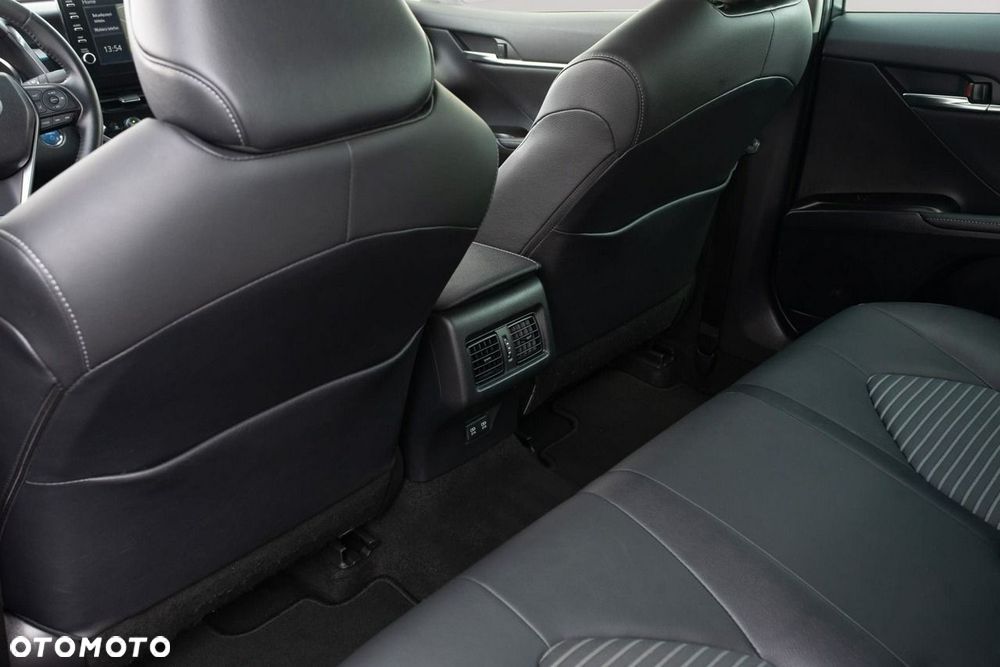 Toyota Camry - 21