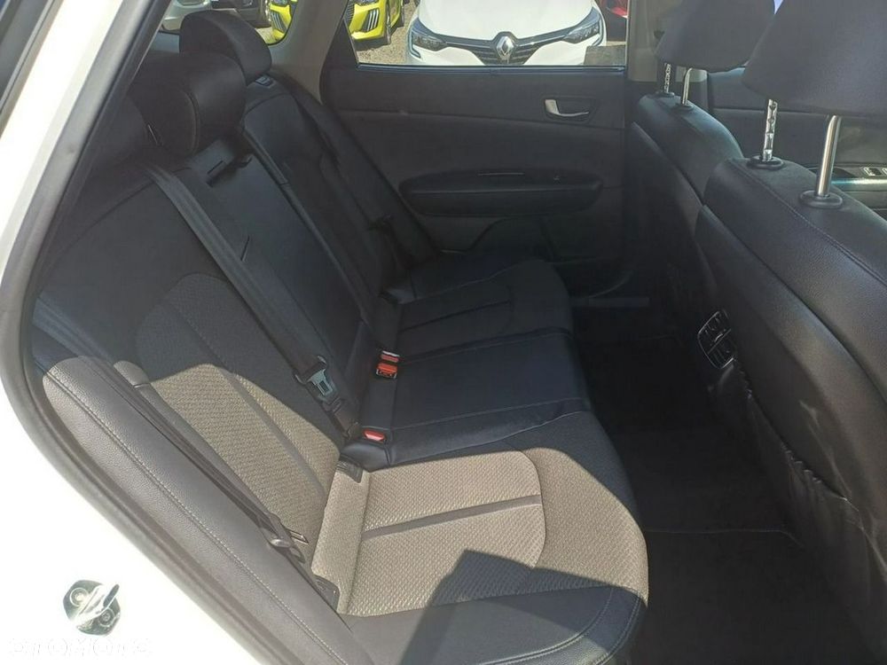 Kia Optima Sportagon 2.0 GDI Attract - 13
