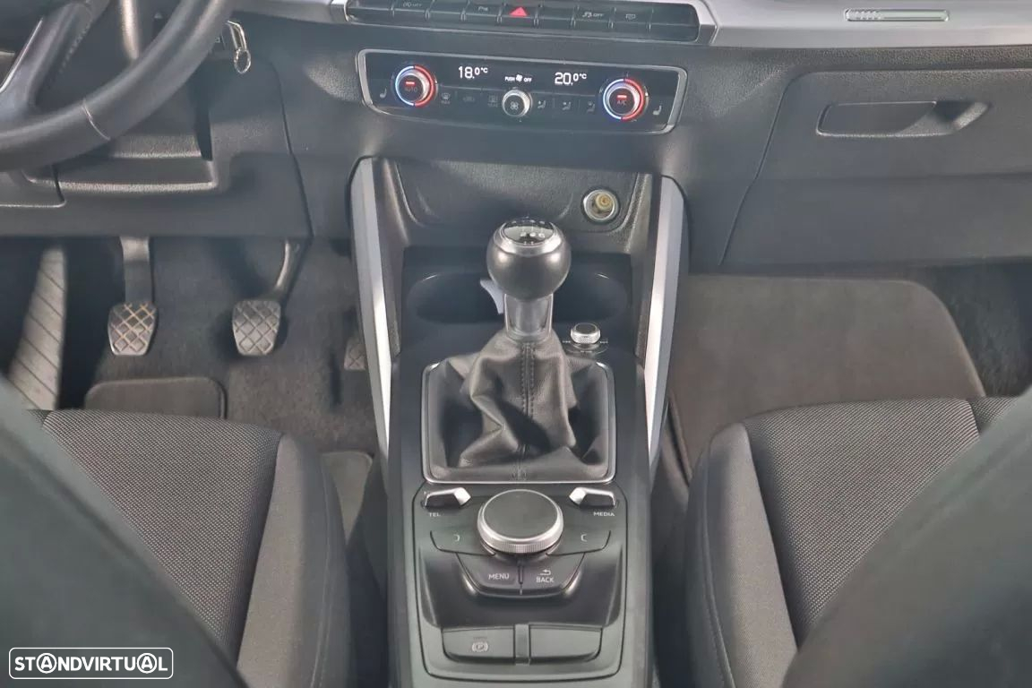 Audi Q2 1.6 TDI Design - 23