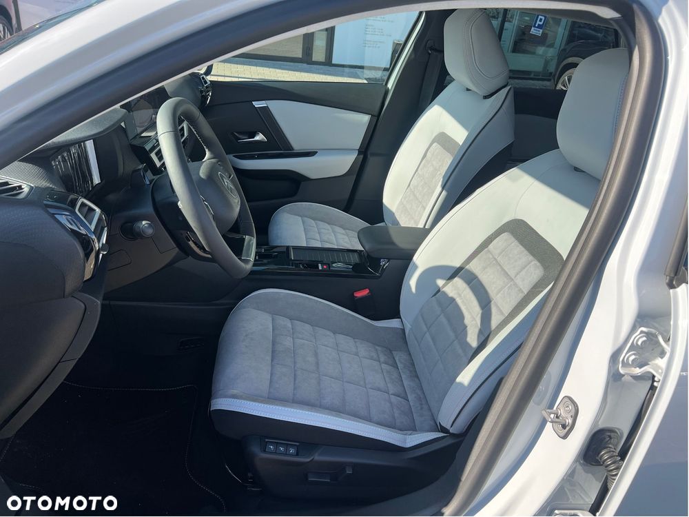 Citroën C4X 1.2 mHEV Max eDCT6 - 12