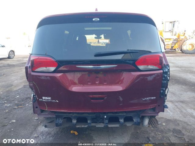 Chrysler Pacifica - 10