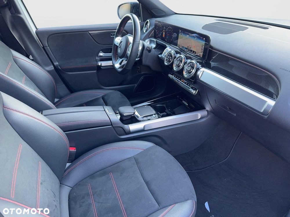 Mercedes-Benz GLB 200 d AMG Line 8G-DCT - 24