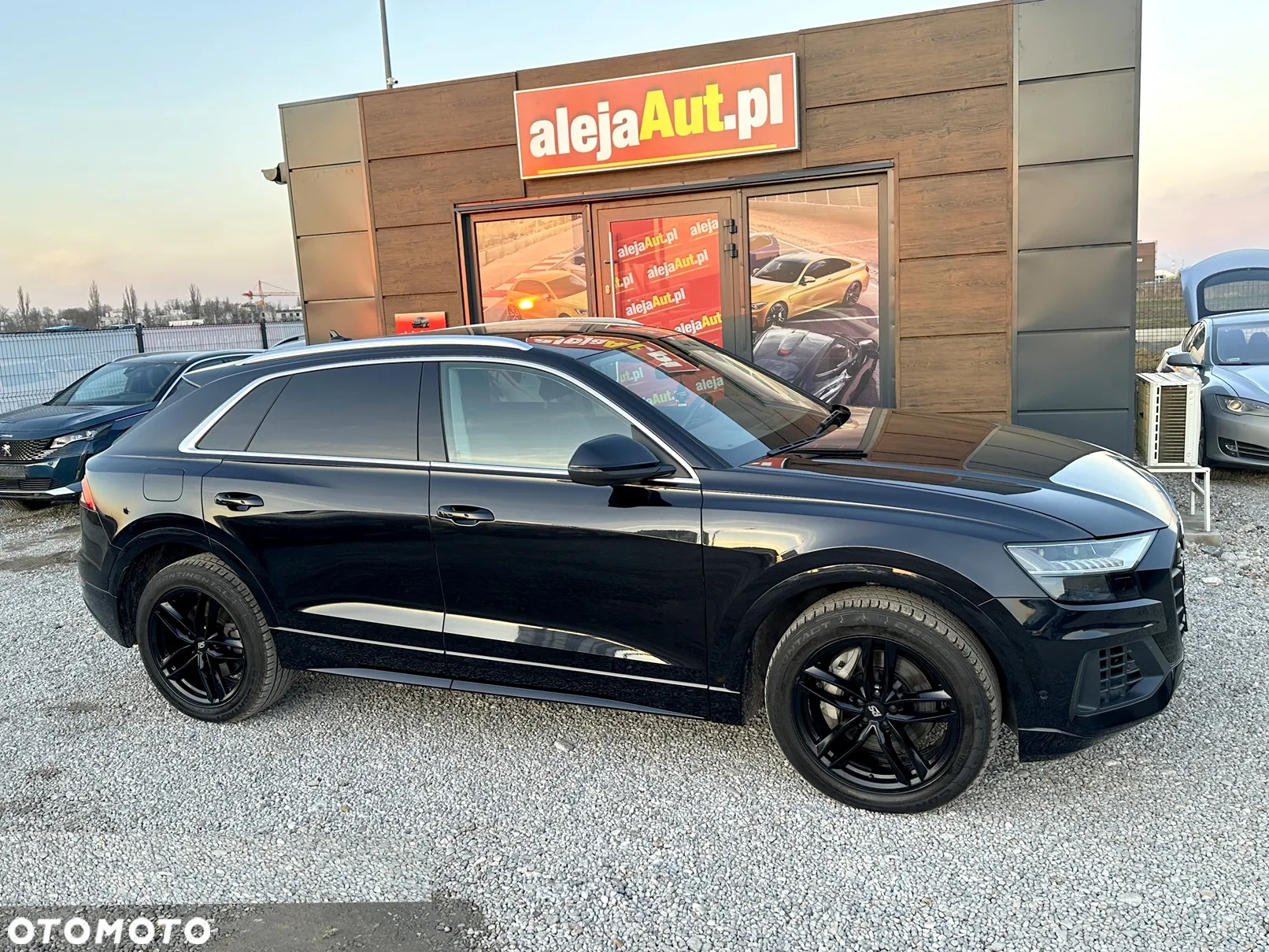 Audi Q8 55 TFSI quattro tiptronic - 14
