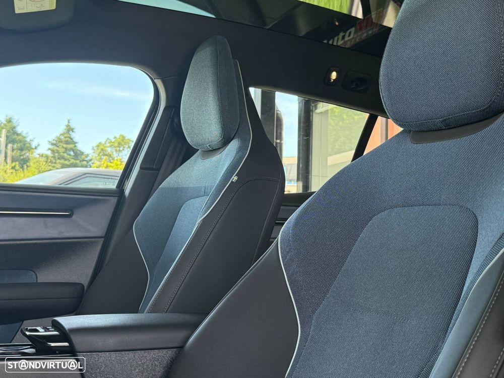 Volvo EX30 69 kWh Twin Motor Black Edition - 44
