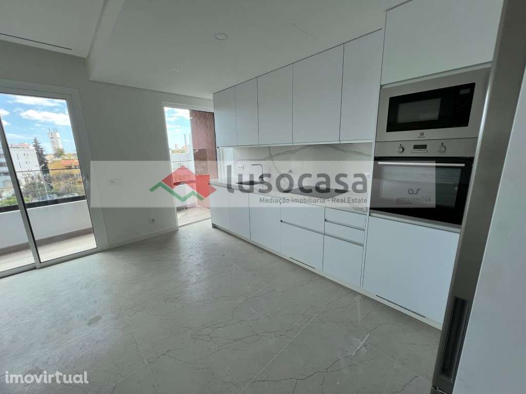 Excelente apartamento Tipo T3, com 2 W.C., 1 quarto em suite, sala ... - Grande imagem: 5/11