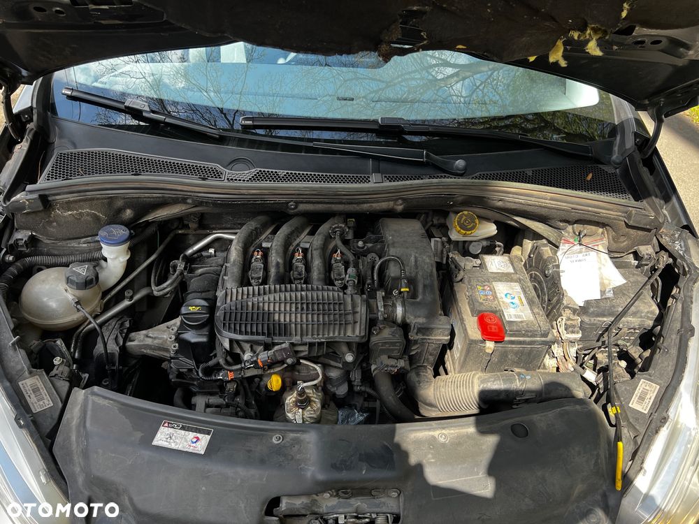 Peugeot 208 1.2 VTi Allure - 23