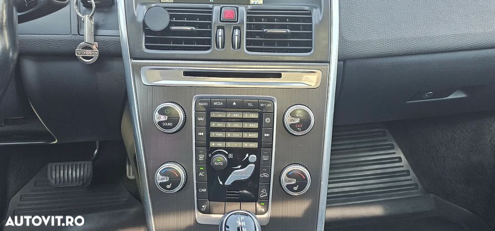 Volvo XC 60 D5AWD Summum - 15