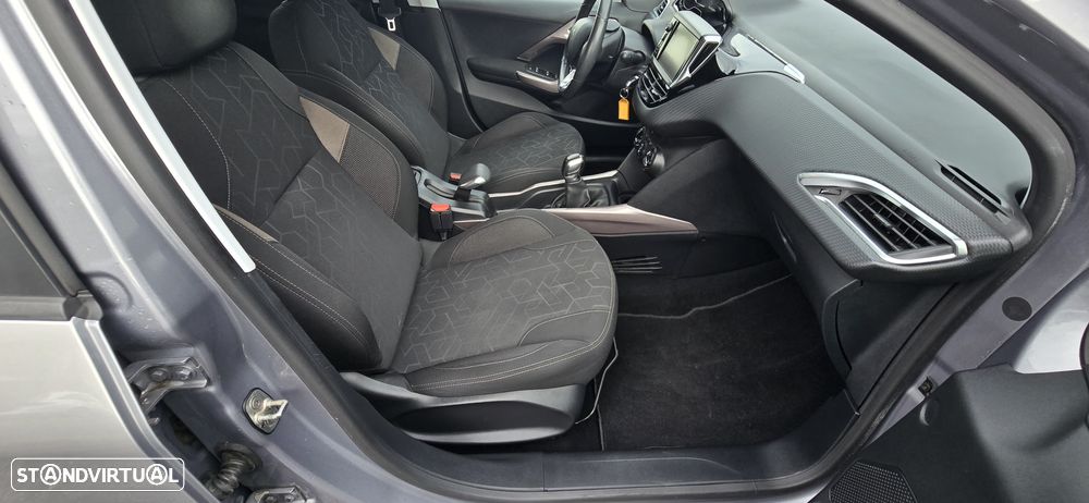 Peugeot 2008 1.2 PureTech Style - 10