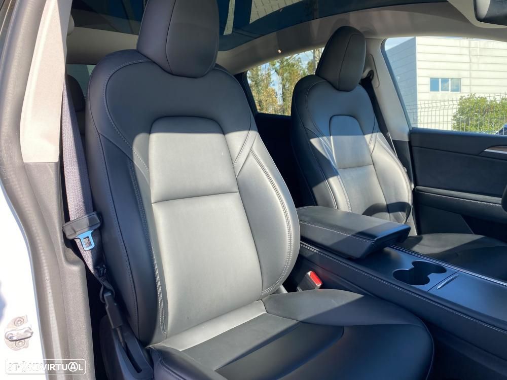 Tesla Model Y Standard RWD - 8