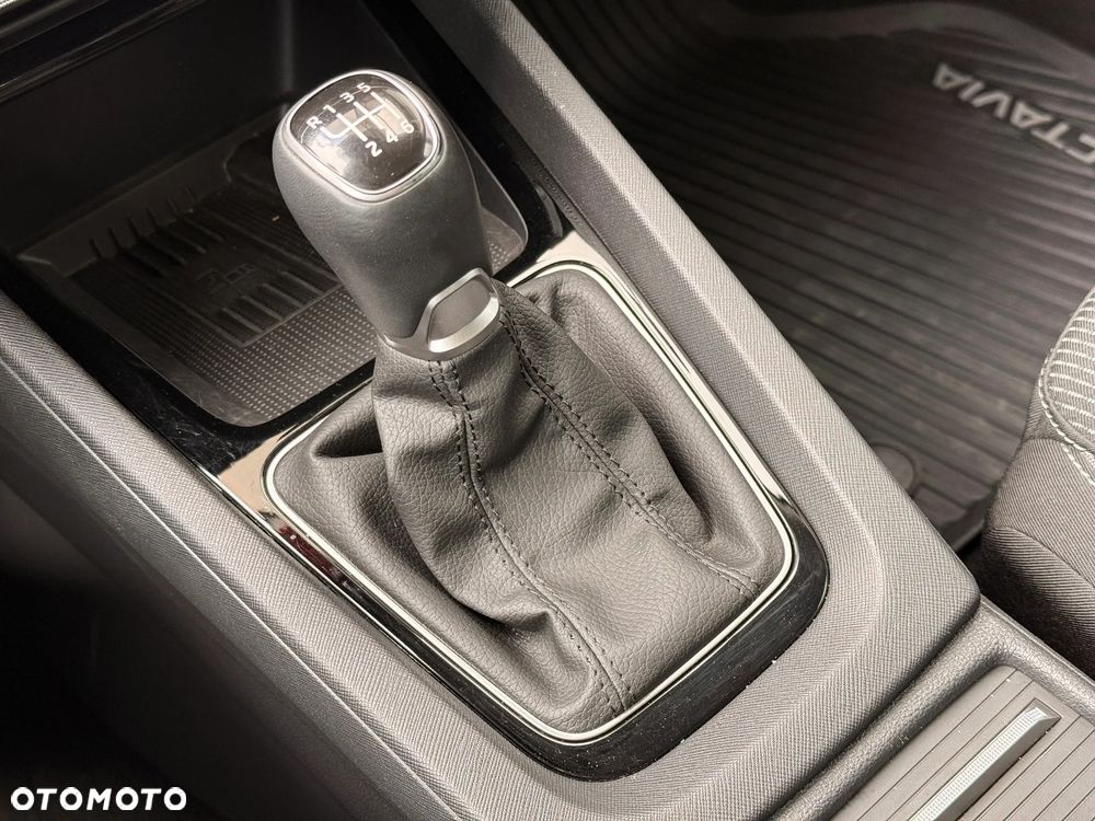Skoda Octavia 1.5 TSI Selection - 26