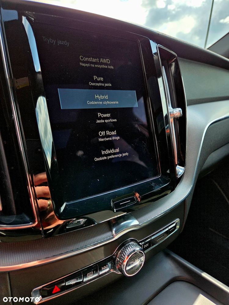 Volvo XC 60 T8 AWD Plug-In Hybrid R-Design - 25