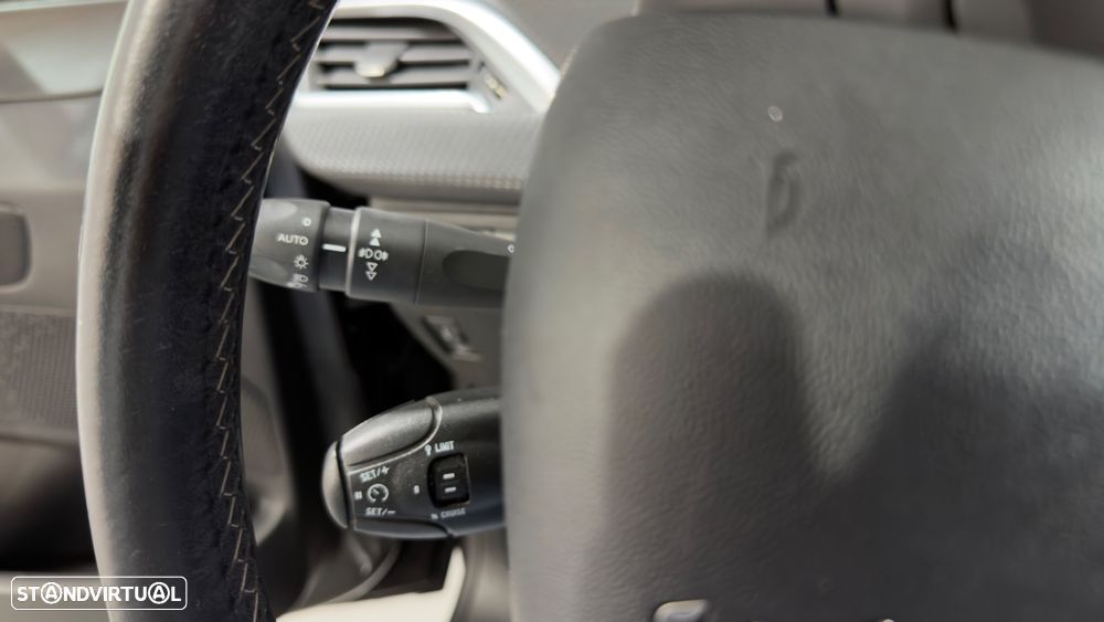 Peugeot 208 PureTech 110 Stop & Start Tech Edition - 21