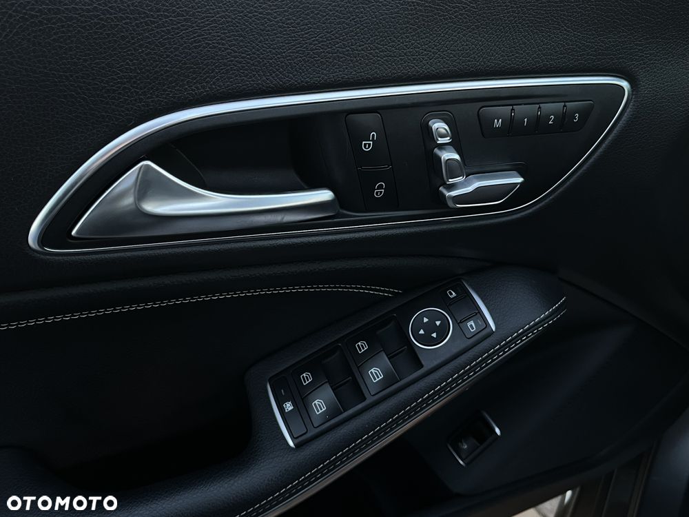 Mercedes-Benz CLA 250 4Matic 7G-DCT AMG Line - 14