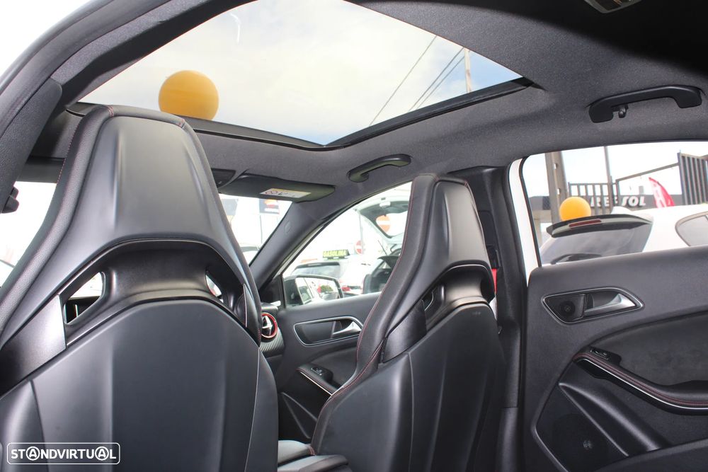 Mercedes-Benz A 45 AMG 4-Matic - 27