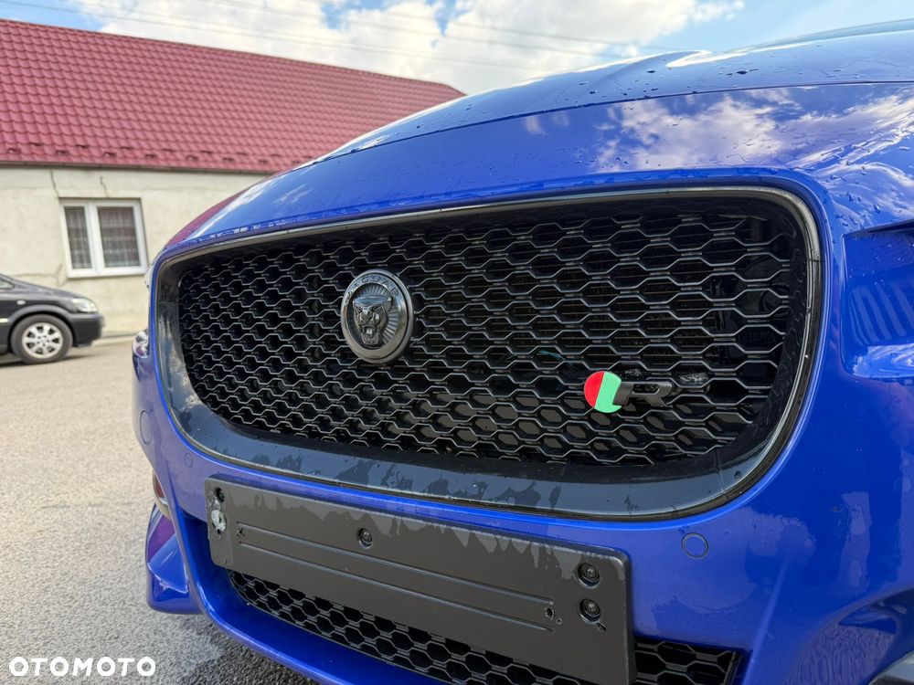 Jaguar XE 2.0 D AWD R-Sport - 13