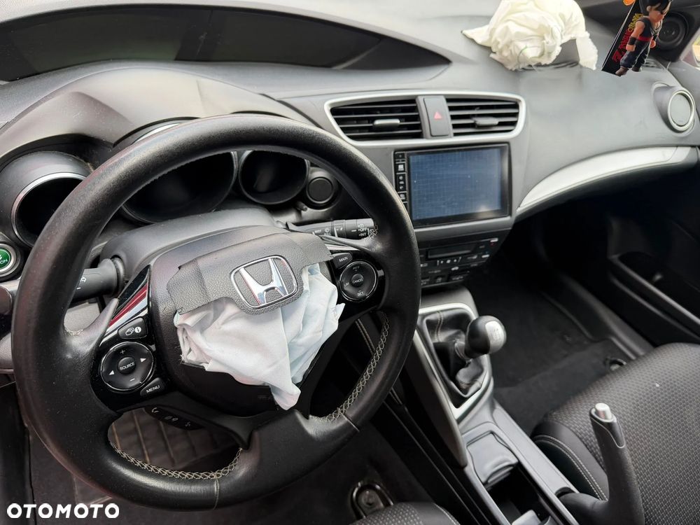 Honda Civic 1.6 i-DTEC Executive Black Edition - 12