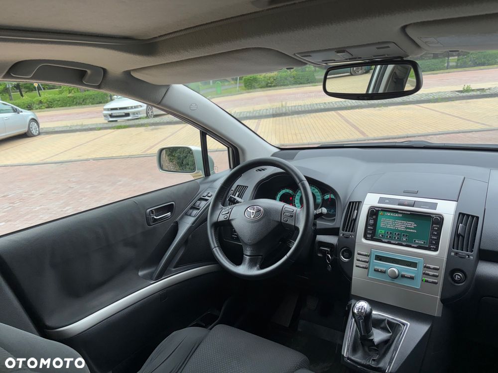 Toyota Corolla Verso - 28
