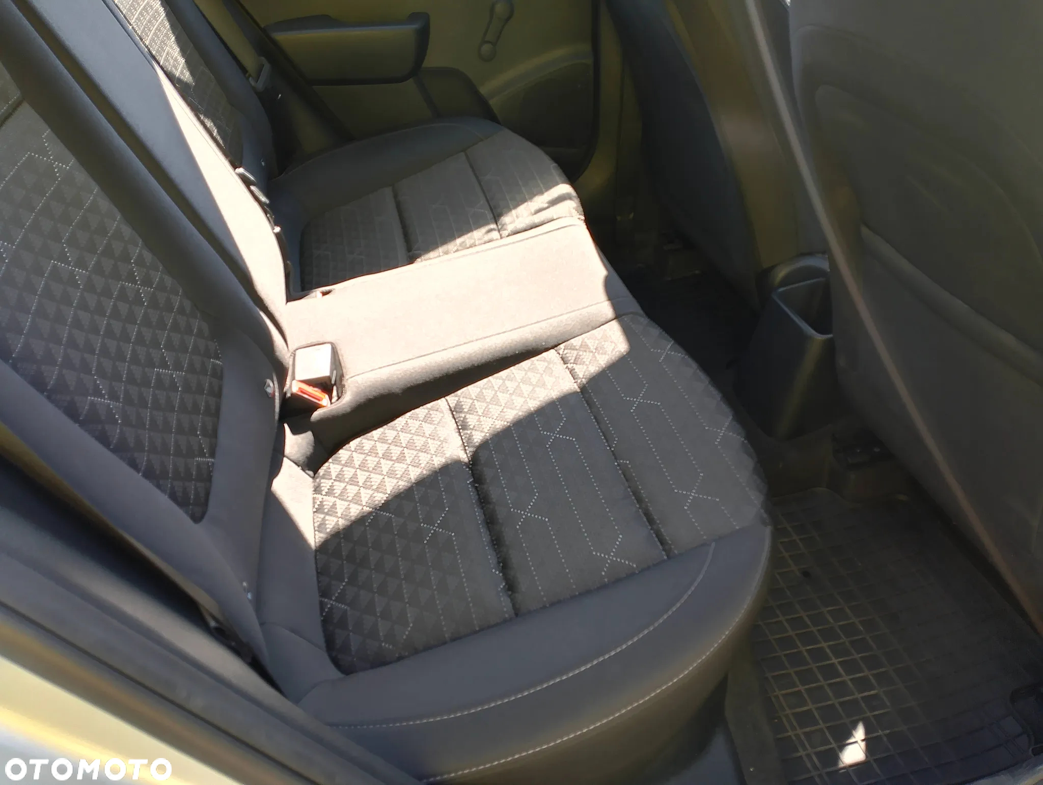 Kia Rio 1.2 M - 32