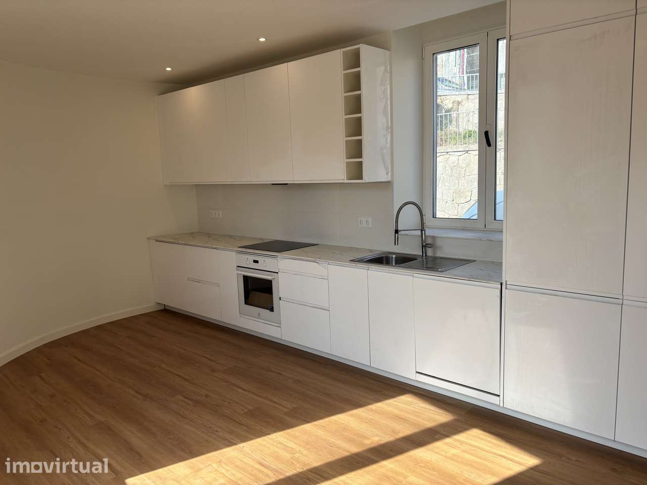 Apartamento T1 Renovado no Centro Histórico de Vila do Conde - Grande imagem: 4/18