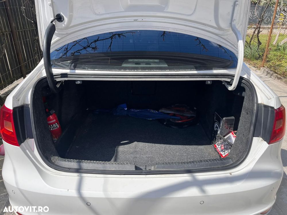 Volkswagen Jetta 1.2 TSI Comfortline - 11