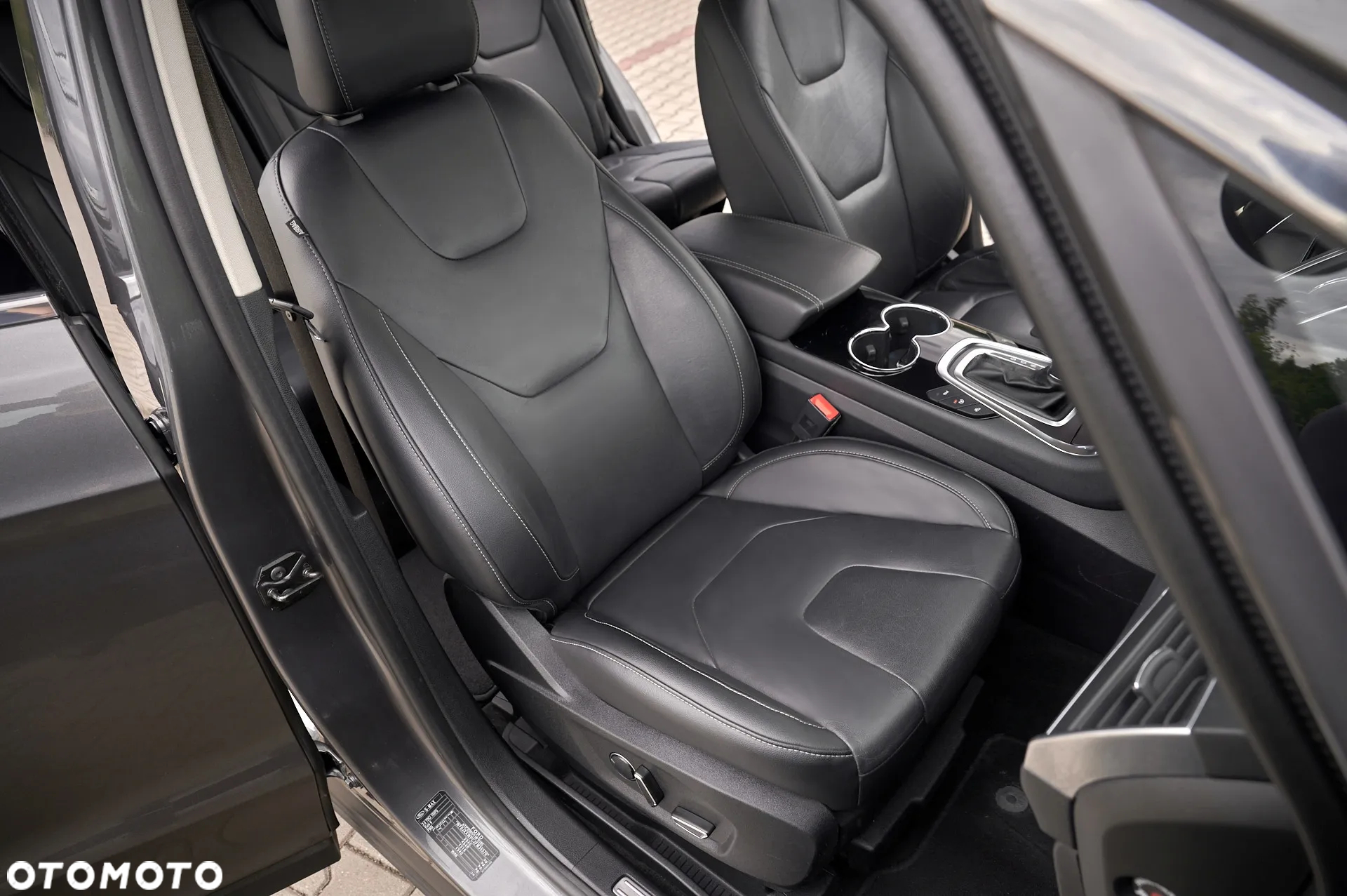 Ford S-Max 2.0 TDCi Titanium PowerShift - 24