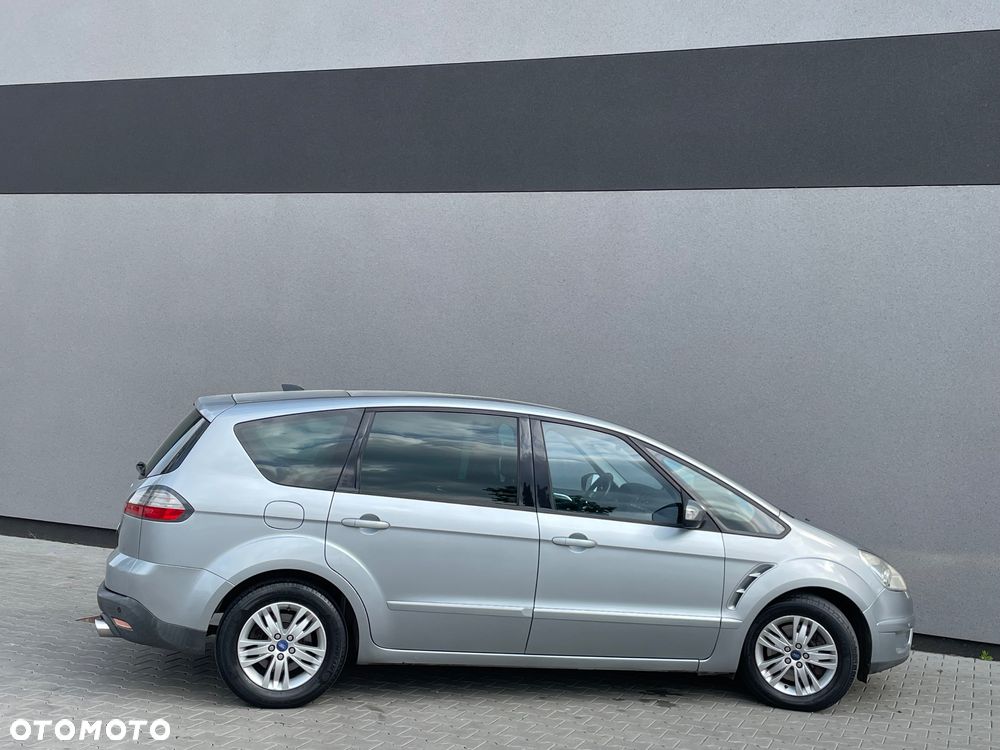 Ford S-Max - 13