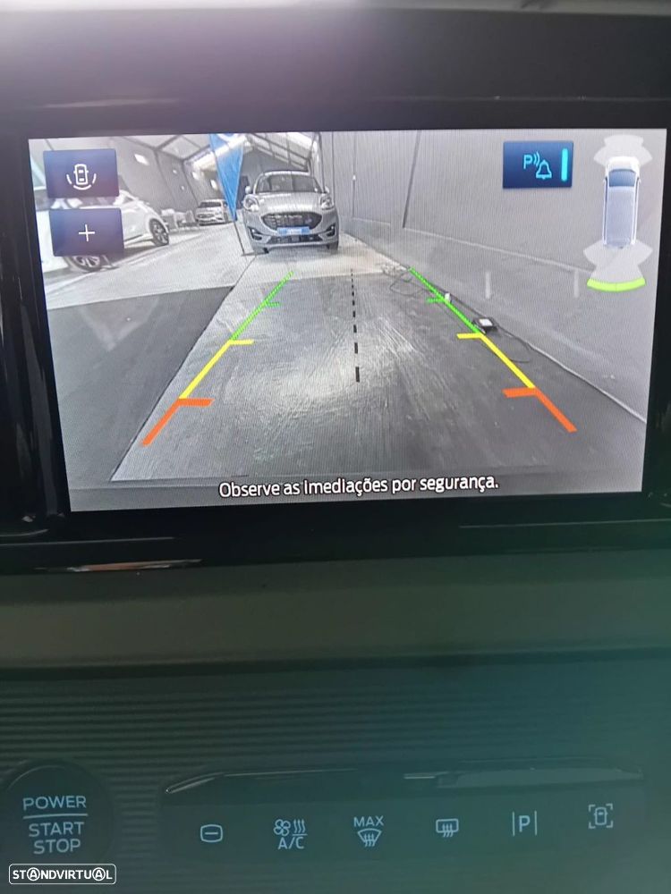 Ford Tourneo Courier 1.0 EcoBoost Titanium - 23