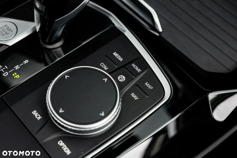 BMW X3 sDrive18d sport - 35