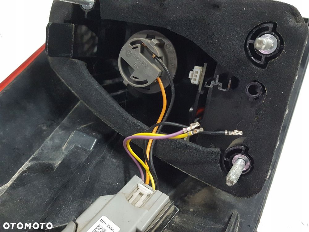 FORD MONDEO MK4 LIFT 10-14r KOMBI LAMPA PRAWA TYŁ - 4