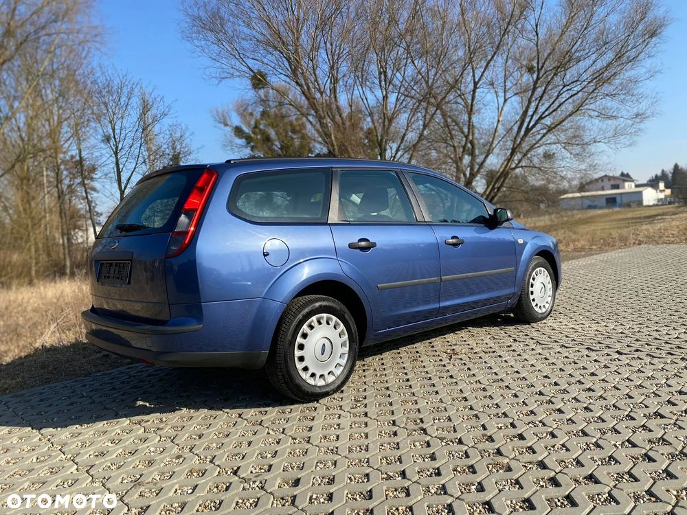 Ford Focus 1.4 16V Trend - 13