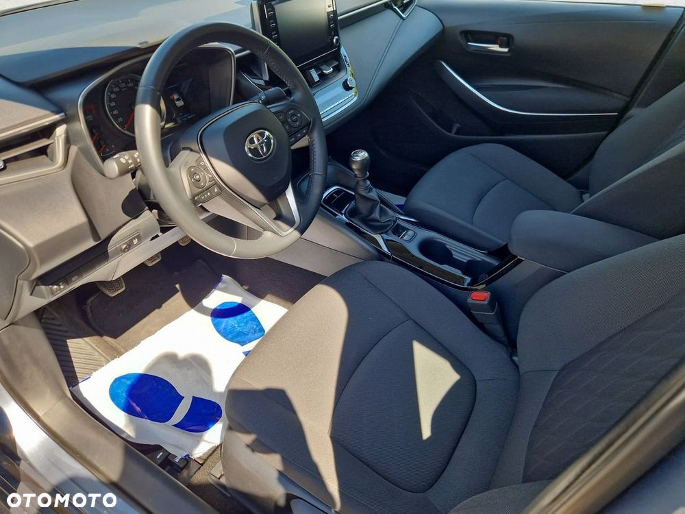 Toyota Corolla - 12