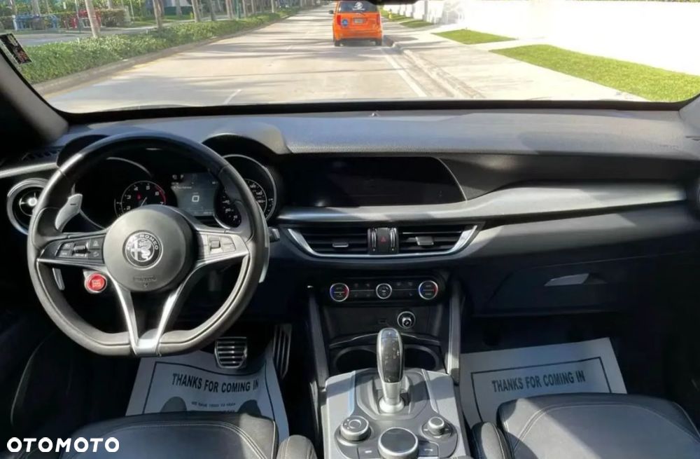 Alfa Romeo Stelvio - 12